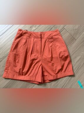 NWT Native Youth Women’s High-Waist Coral Orange Pleated Shorts 3.5 inseam Cuffd